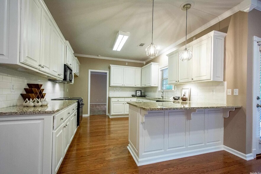 Building Photo - 20 Bouresse Dr