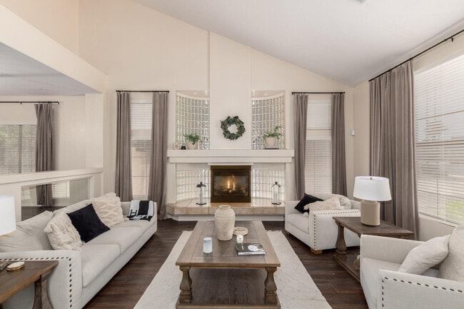 Building Photo - 13324 W Annika Dr