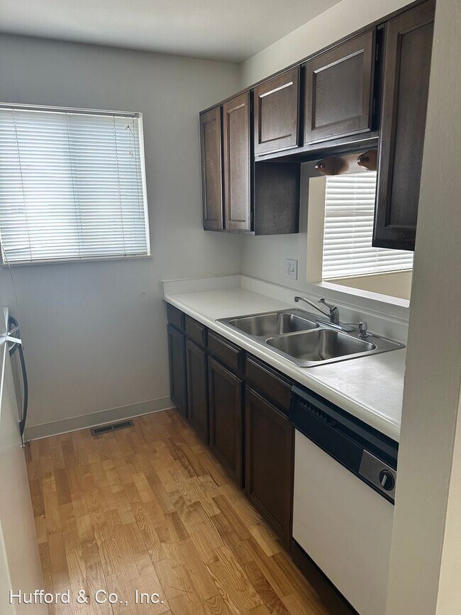 Building Photo - 2 br, 1 bath House - 8759 Chase Drive #174