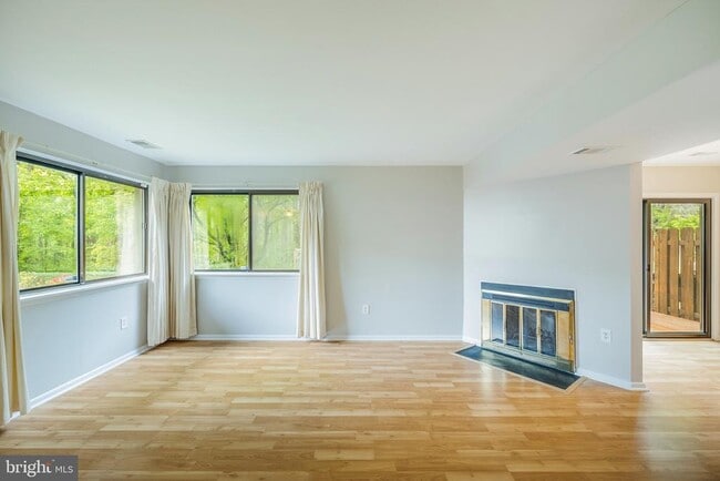 Building Photo - 5620 Summer Oak Way
