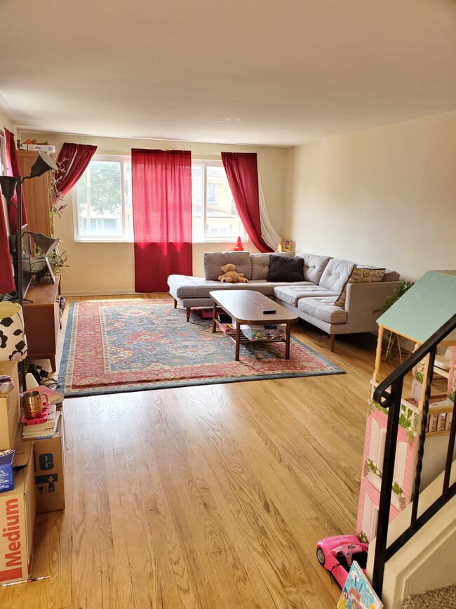 LOTS OF ROOM FOR FURNITURE & OFFICE OR PLAY SPACE - 224 Bower Hill Rd