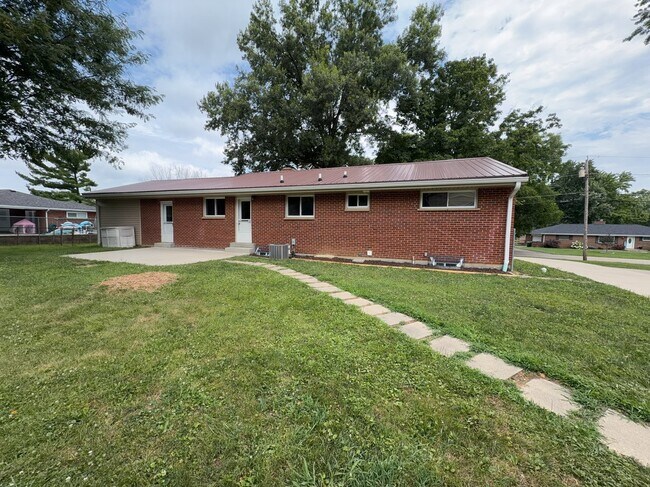 Building Photo - 8221 Sunburst Dr