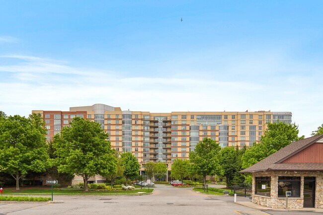 Building Photo - 8100 River Rd