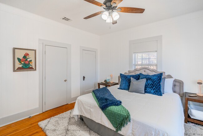 Building Photo - 475 E French Pl