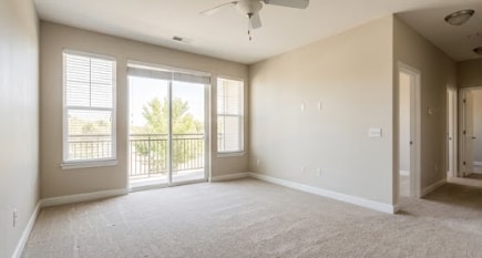 Building Photo - 812 Comal St