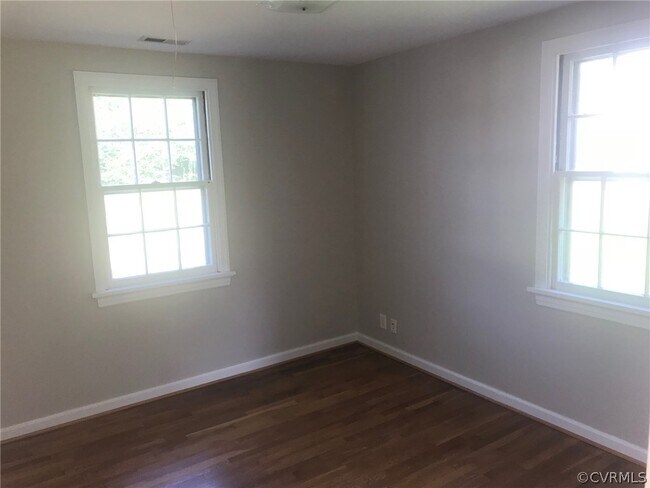 Building Photo - 1304 St Michaels Ln