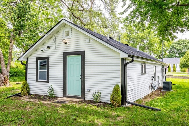 Building Photo - Newly Updated!! 3 Bedroom, 1 Bathroom Home in Des Moines!