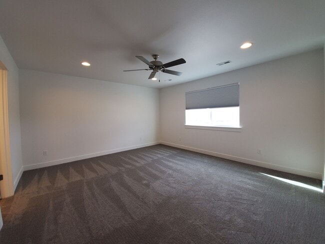Building Photo - 522 Bedrock Loop