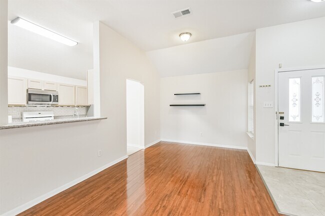 Building Photo - 4119 Hermitage Hollow Ln