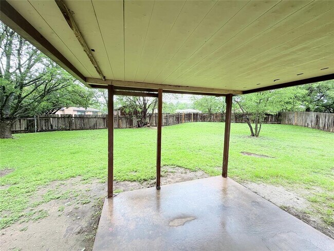 Building Photo - 10904 Meadgreen Ct