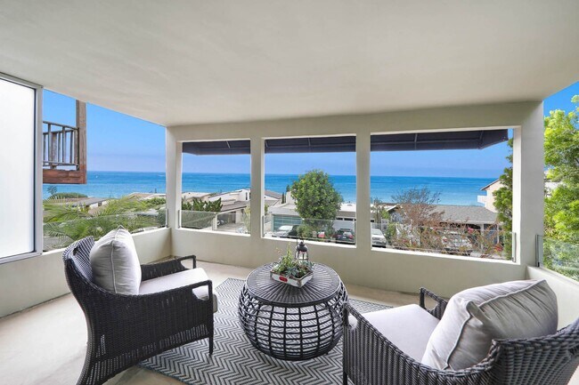 Building Photo - Gorgeous Contemporary Hilltop Laguna Beach Home - PANORAMIC OCEAN & CATALINA VIEWS!