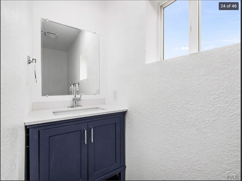 Building Photo - 1835 E 4th St