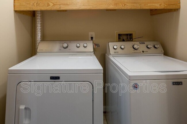 Building Photo - 506 Waters Cove Ct