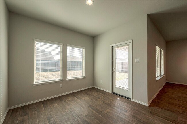 Building Photo - 2318 Georgina Falls Dr