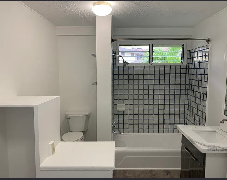 Building Photo - 3340 Ala Laulani St