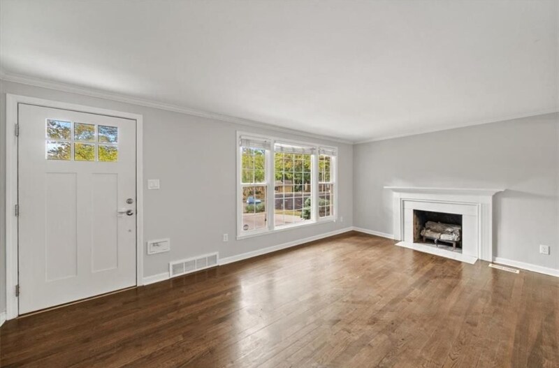 Building Photo - 3306 W 71st Terrace