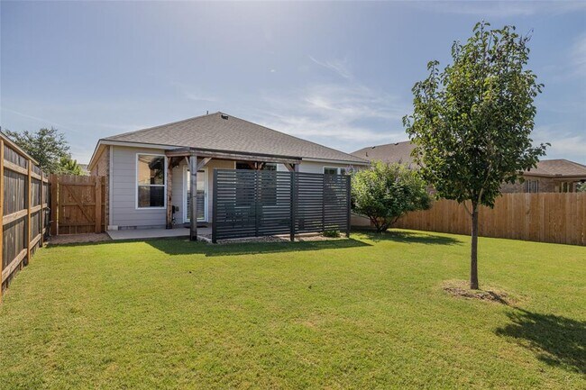 Building Photo - 767 Hoot Owl Ln S