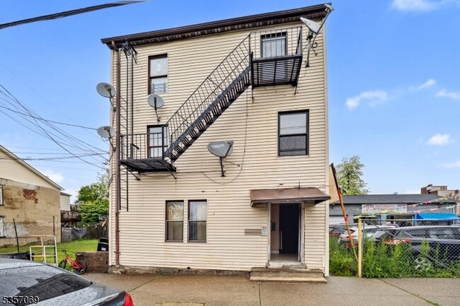 Primary Photo - 83 Jersey St