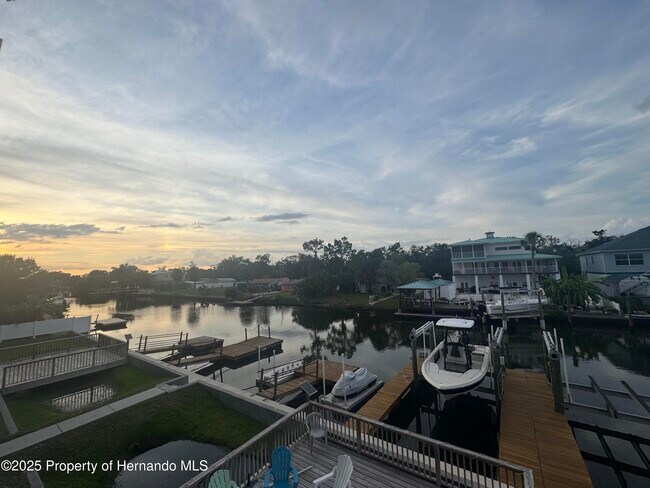 Building Photo - 6891 Clark St