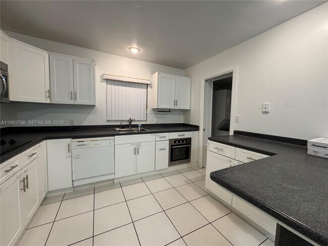 Building Photo - 65 Bentley Dr