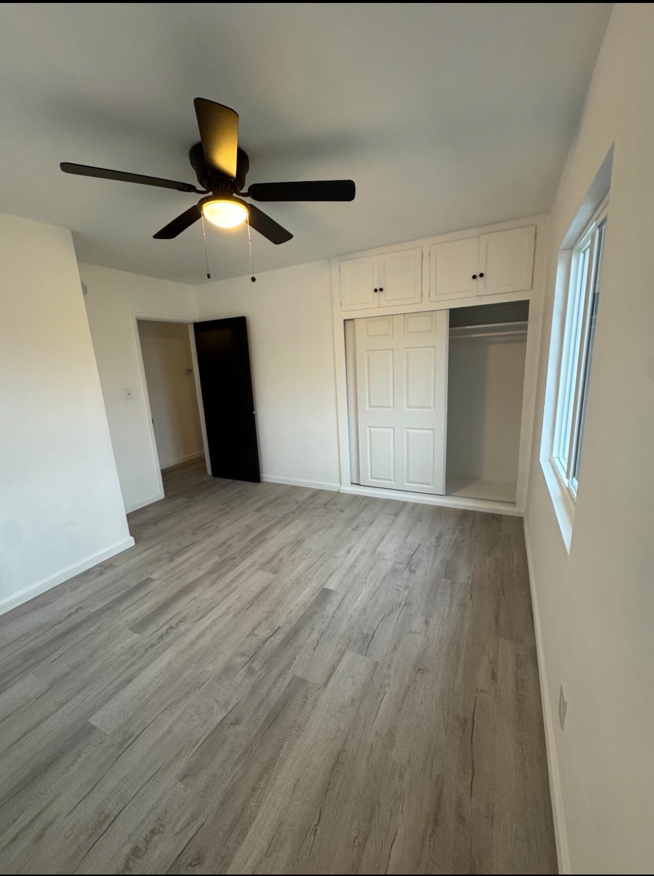 Building Photo - 449 S Pampas Ave