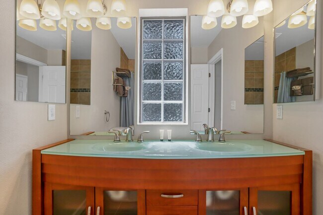 Building Photo - Price Reduced on this awesome Frisco Townhome! Garage! Great Natural Light! Views! Updates throug...