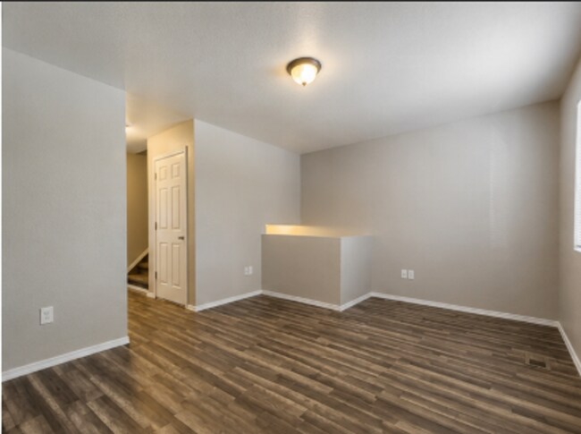 Building Photo - 803 S Logan Ave