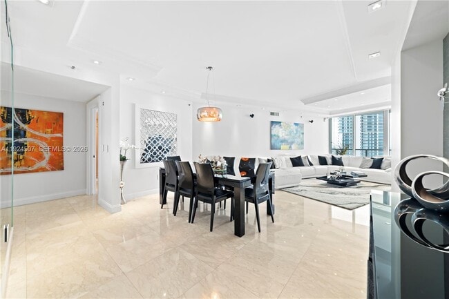 Building Photo - 3101 S Ocean Dr