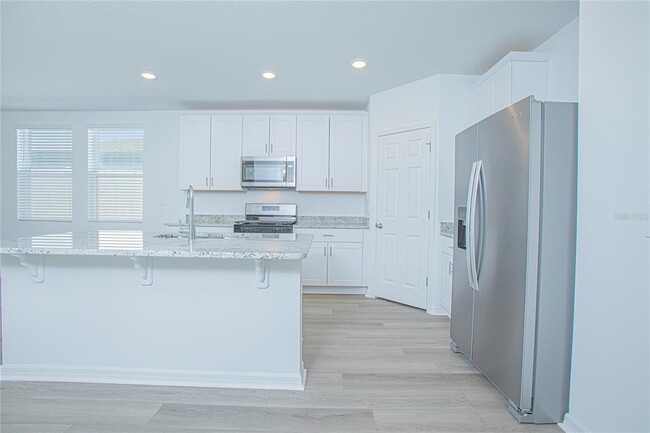 Building Photo - 2930 Sunstar Dr