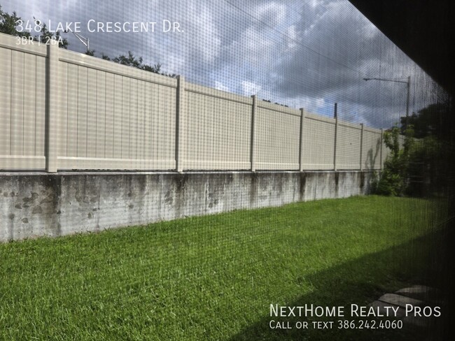 Building Photo - 348 Lake Crescent Dr