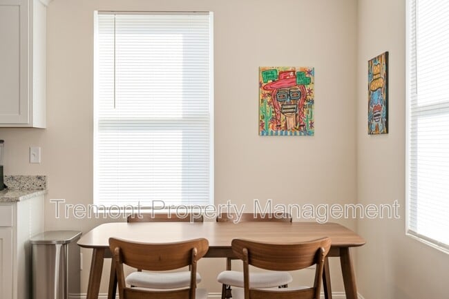 Building Photo - 24 Sawyer St