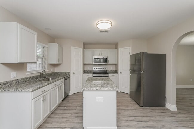 Building Photo - 12726 Kings Lake Dr