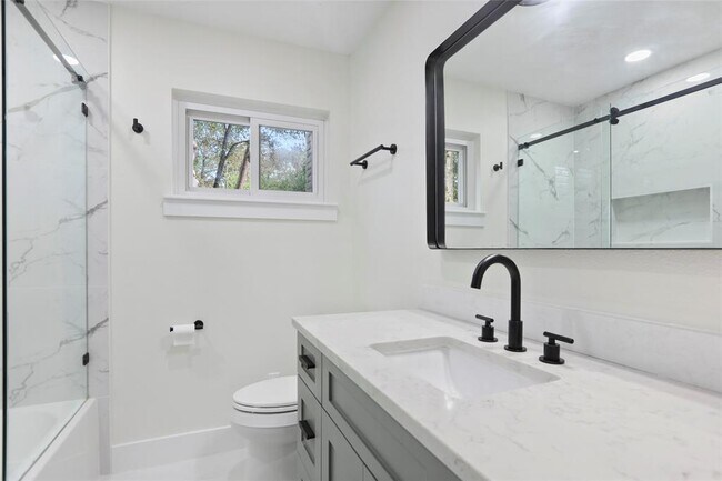Building Photo - 1742 Hill Top Ln