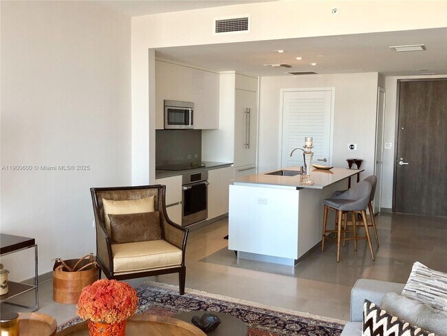 Building Photo - 68 SE 6th St