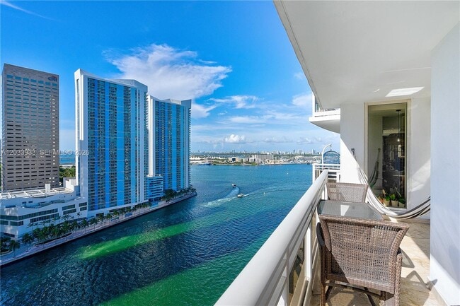 Building Photo - 901 Brickell Key Blvd