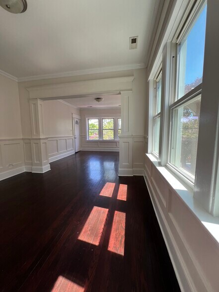 Building Photo - 1828 S 58th Ave