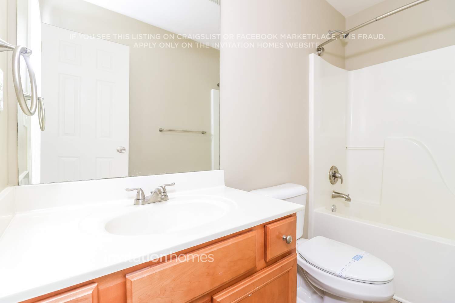 Building Photo - 808 Scenic Park Ct