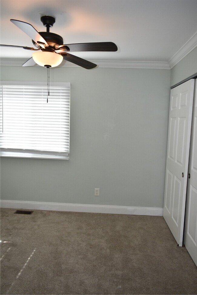 Building Photo - 16407 Westglen Farms Dr