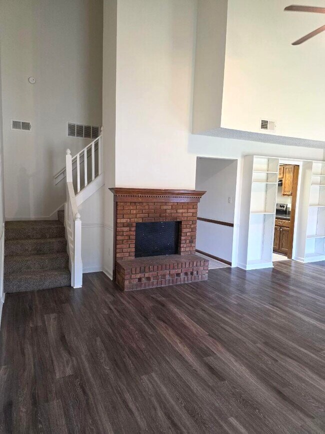 Building Photo - 6244 Kirby Downs Dr