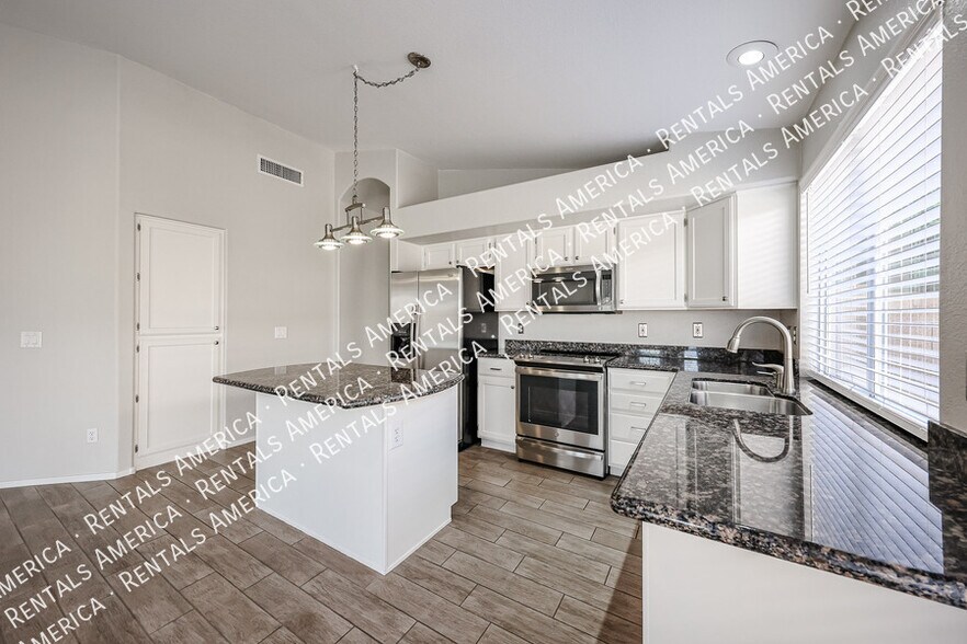 Building Photo - 153 S Garnet Rd