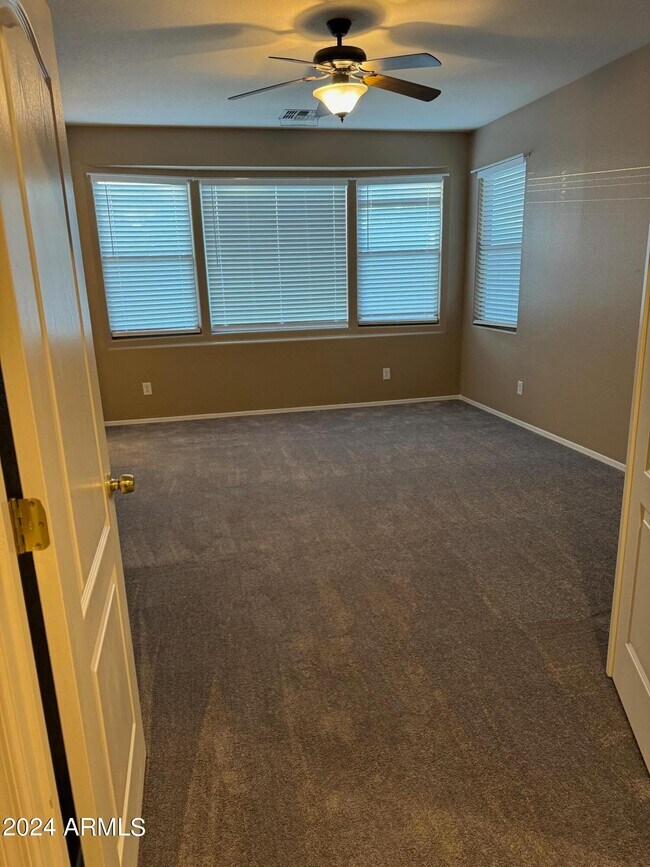 Building Photo - 7206 N 88th Ln