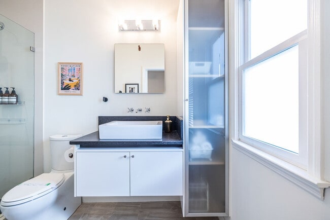 Building Photo - 71 Randolph St NE