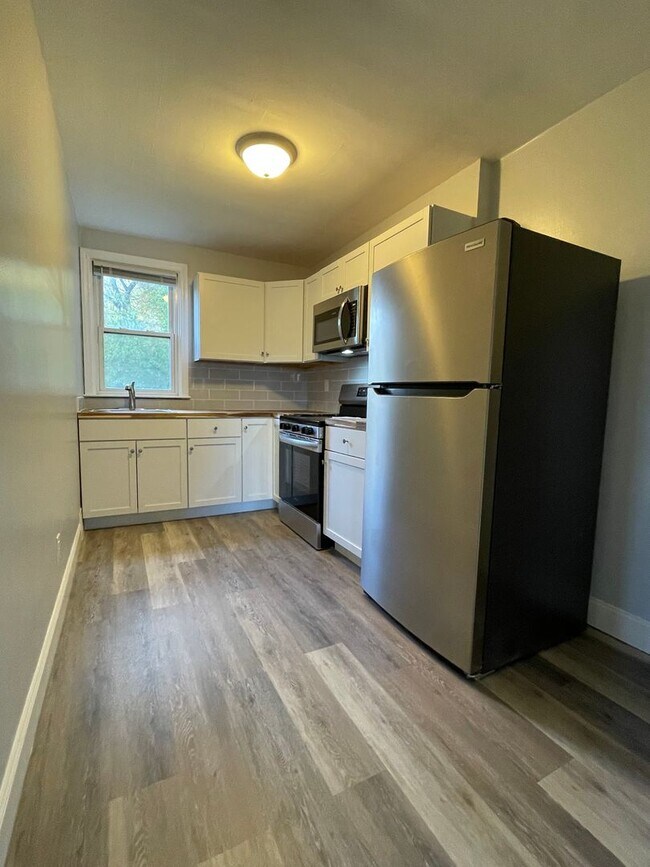 Building Photo - 121 N 16th St