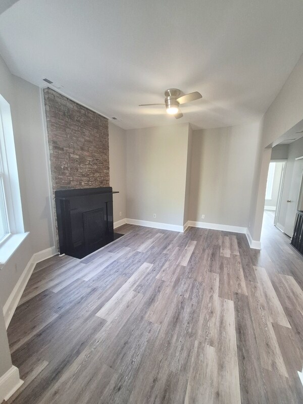 Building Photo - 709 1/2 West Clay Street - B