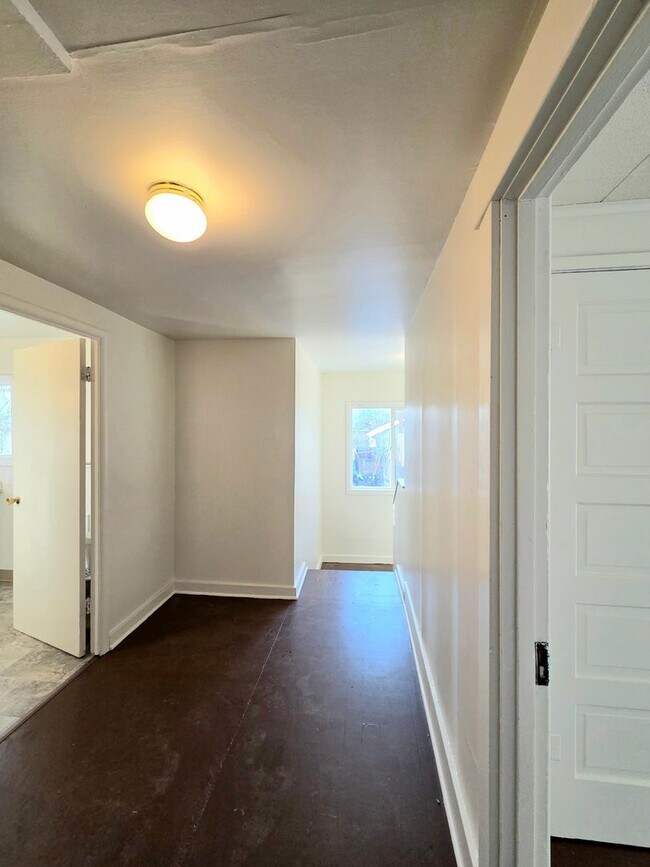 Building Photo - 4-Bedroom + Den, 2-Bath House for Rent in Cashmere ON THE RIVER!!