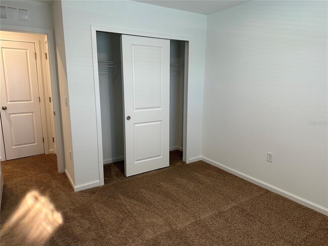 Building Photo - 9828 Walkway Dr