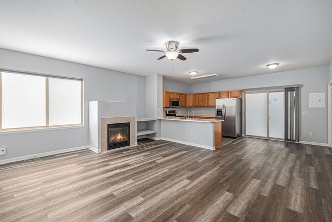 Building Photo - Spacious 2 bedroom home in the heart of Pa...