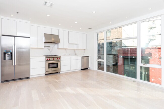 Building Photo - 313 Court St