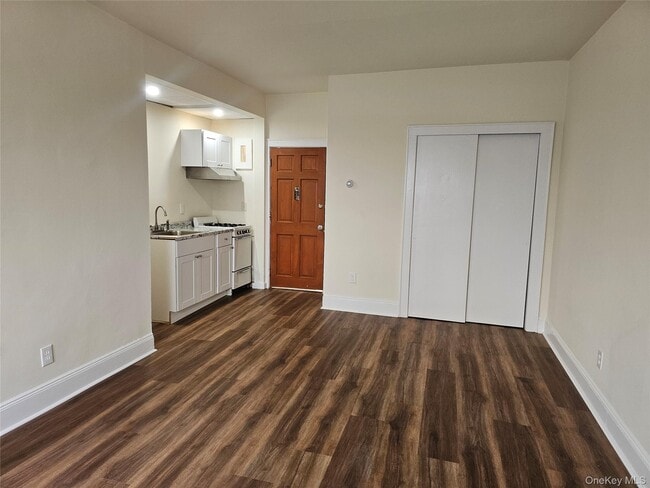 Building Photo - 2a Somerset Ave