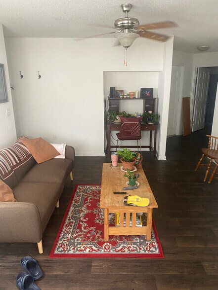 Building Photo - 29 Edgewater Cir